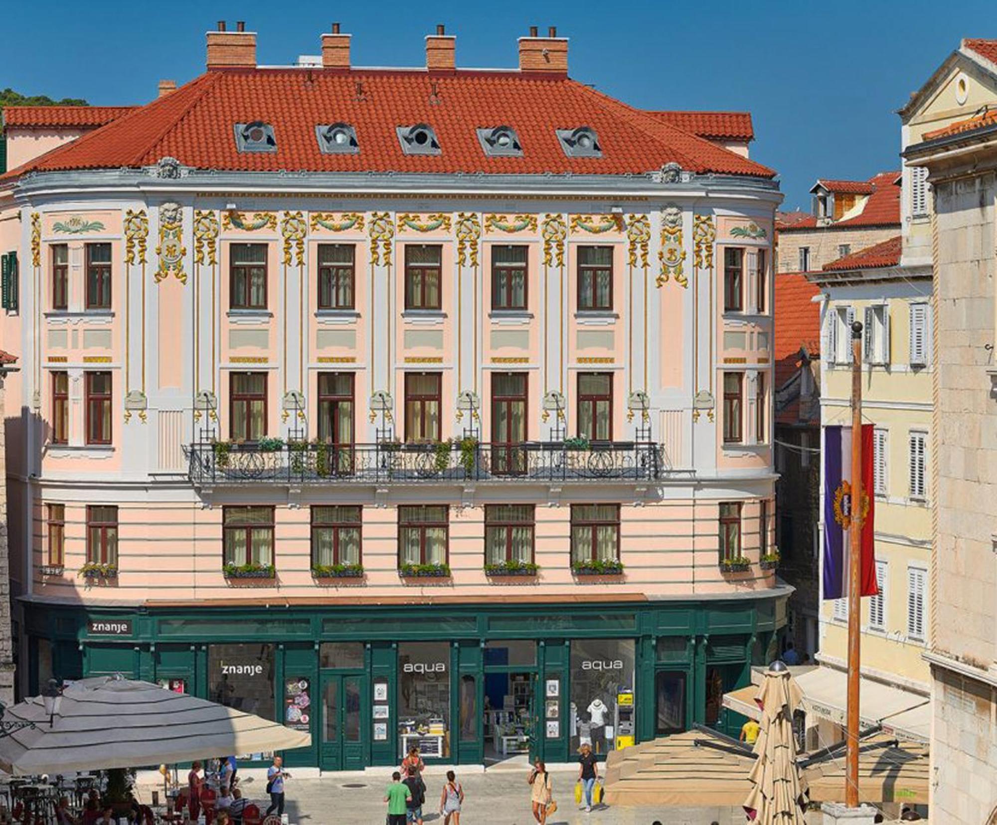 Royal Piazza Pensión 4*